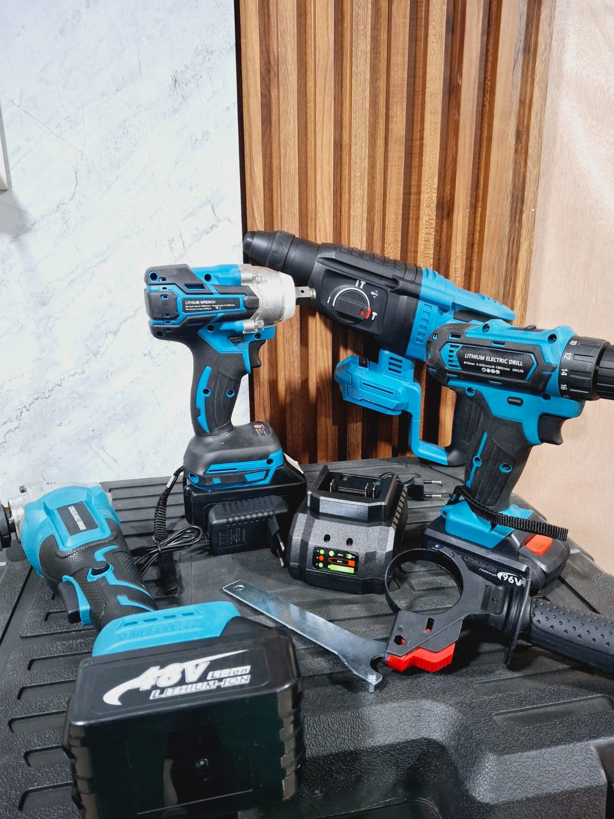 KIT DE 4 HERRAMIETAS INALAMBRICAS - Imagen 4