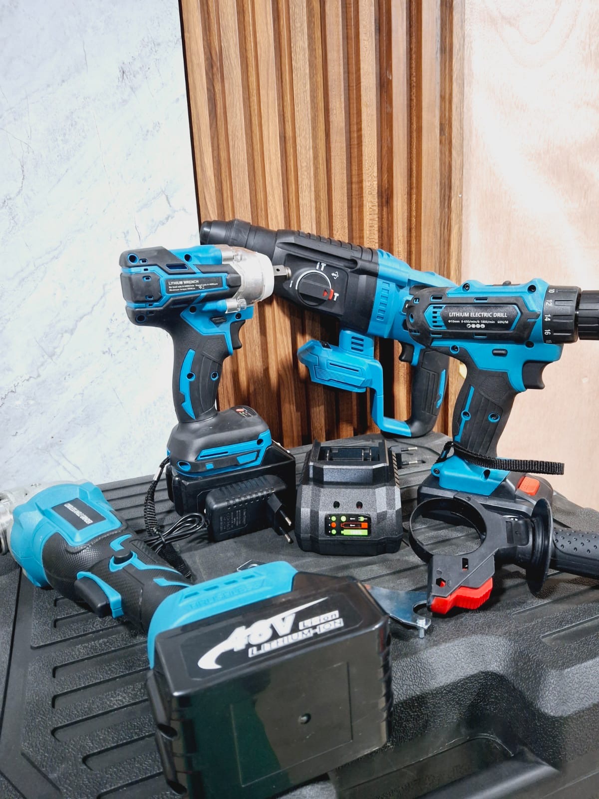 KIT DE 4 HERRAMIETAS INALAMBRICAS - Imagen 3